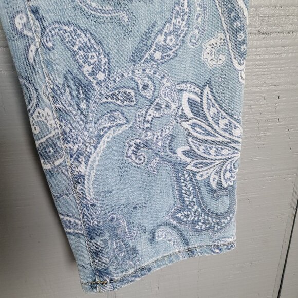 Chico's So Slimming Paisley-Print Girlfriend Slim Leg Ankle Jeans. Size … - Picture 3 of 11